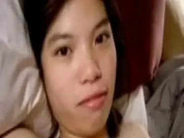 Gadis Cantik Pasrah Goyang Kasur Mantap Crot poster